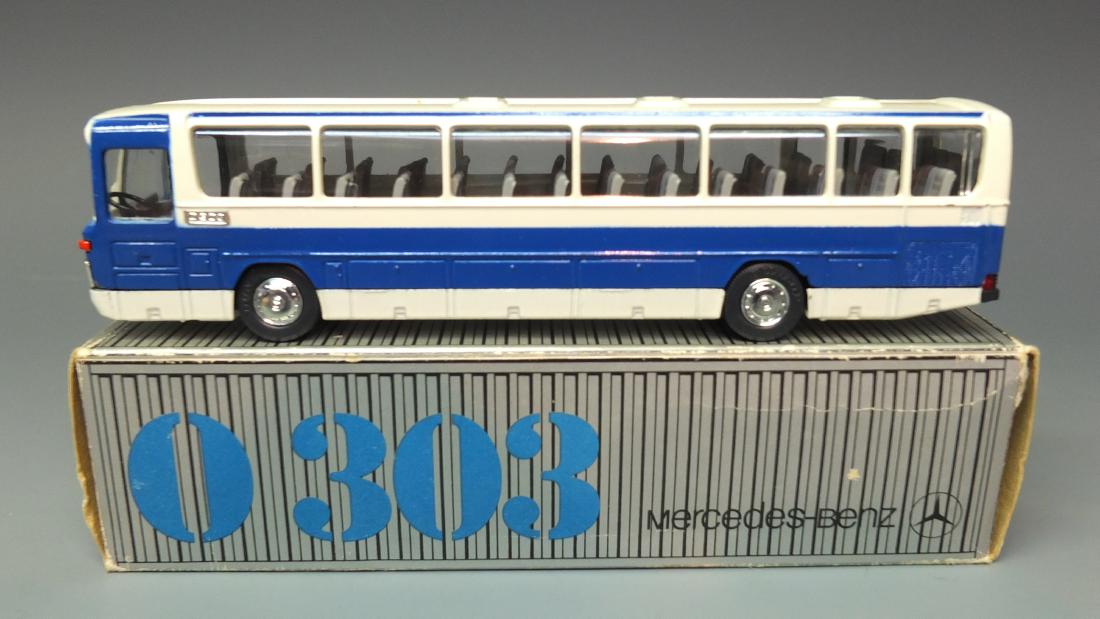 SCHUCO GERMAN 317916 MERCEDES 0 303 OMNIBUS & BOX: Made in Germany by Schuco. Scarce & hard to find 1970's 317916 Mercedes 0 303 omnibus diecast model. Comes with scarce & hard to find original box. 7" long.