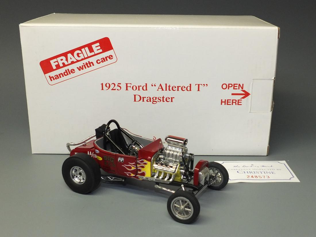 DANBURY MINT 1925 FORD ALTERED T DRAGSTER 1:24 CAR (1 of 8)