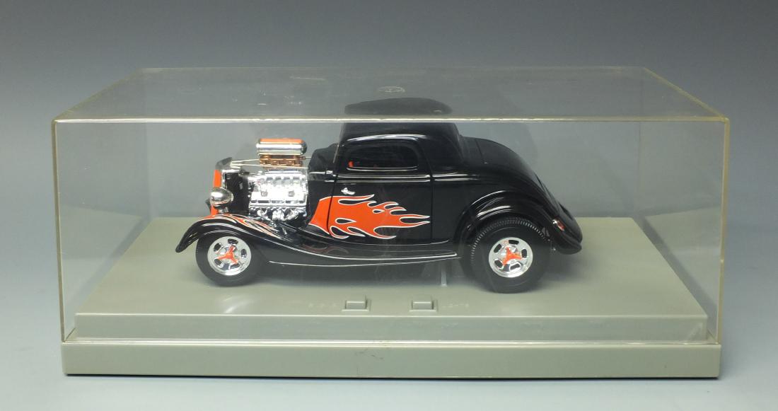 【絶版 限定】 Ertl '32 Ford Deuce Coupe 1/18 Ertl 1932 American Graffiti Ford Deuce 1:18 Diecast Car for