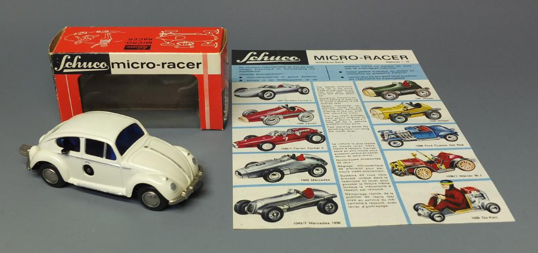 SCHUCO 1046 VW BUG WIND UP MICRO RACER & BOX (1 of 9)