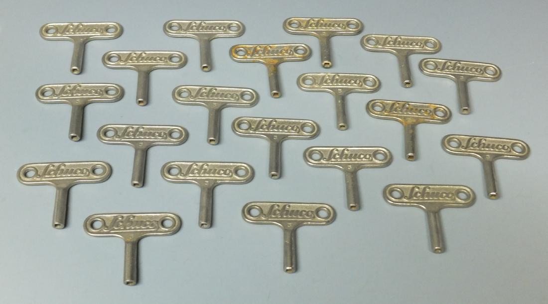 LOT OF 20 ORIGINAL SCHUCO No. 3 WIND UP TOY KEYS