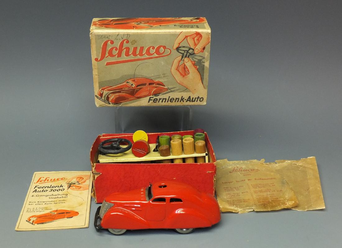 SCHUCO 3000 TELESTEERING TIN WIND UP CAR & BOX (1 of 9)