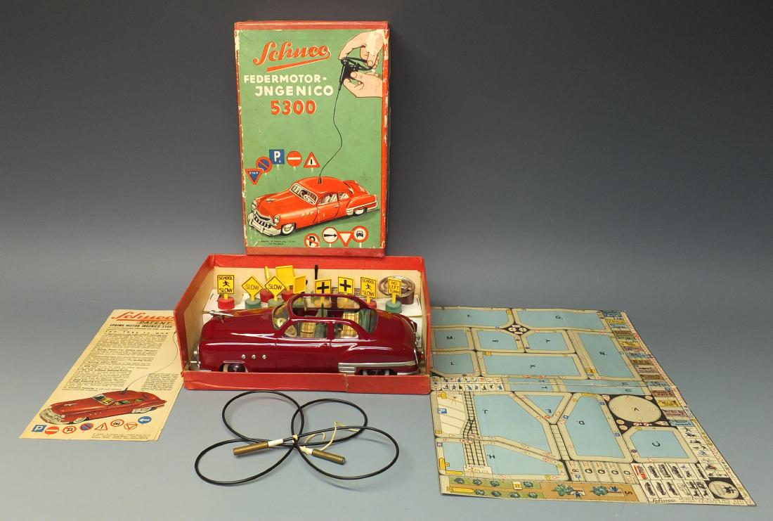 SCHUCO 5300 INGENICO TIN WIND UP CAR & BOX (1 of 15)