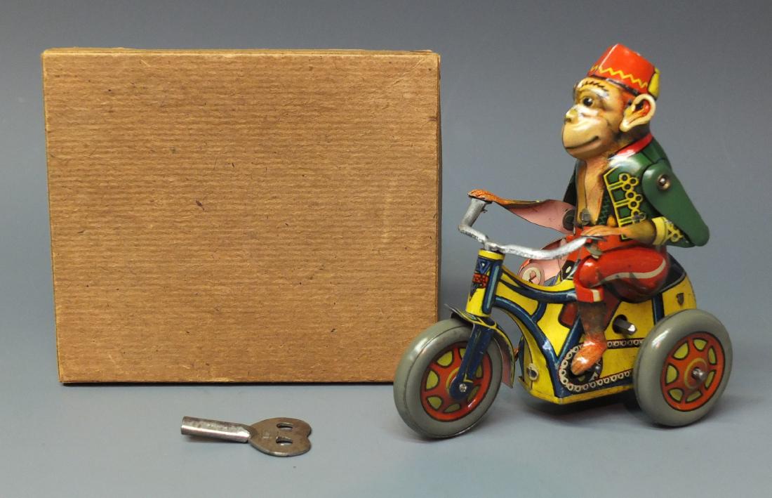 ARNOLD MONKEY TRICYCLE TIN WIND UP & BOX (1 of 8)