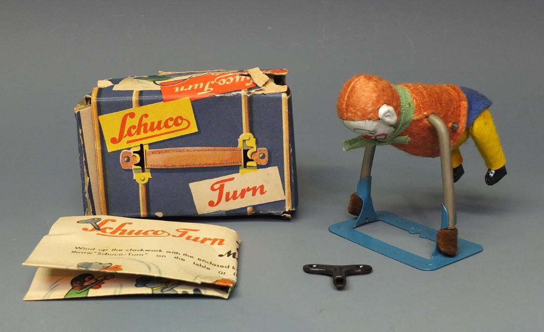 SCHUCO 882 TURN TUMBLING CLOWN TIN WINDUP & BOX (1 of 9)