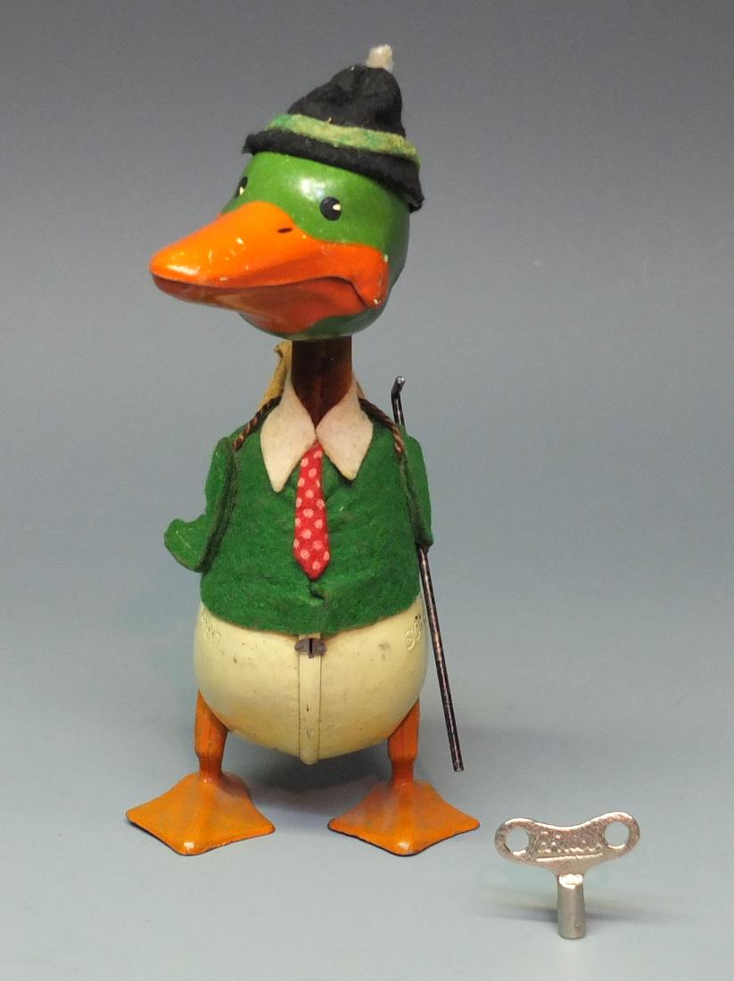 SCHUCO 495 DISNEY DONALD DUCK W/ BACKPACK WINDUP (1 of 4)