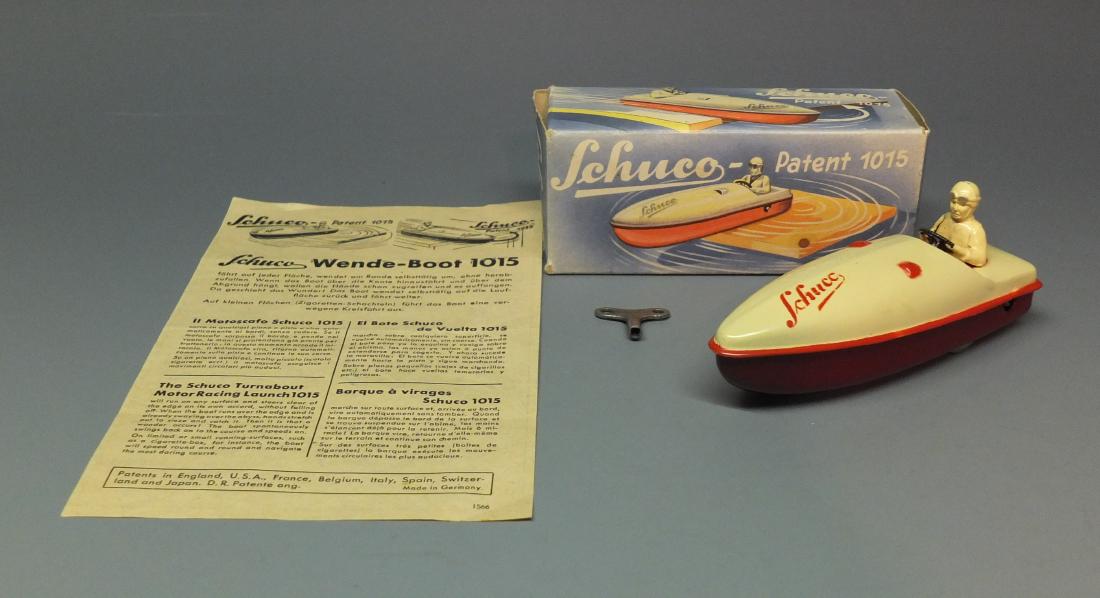 SCHUCO 1015 TIN WINDUP SPEED BOAT & BOX (1 of 9)