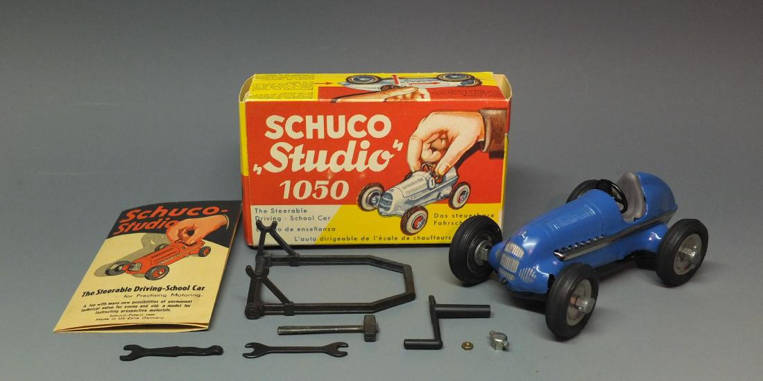 SCHUCO PROTOTYPE 1050 STUDIO MERCEDES RACER & BOX (1 of 10)
