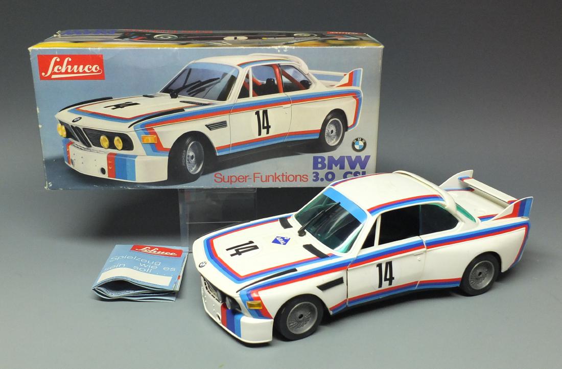 SCHUCO 356280 ELEKTRO BMW 3.0 CSL RACER & BOX (1 of 10)