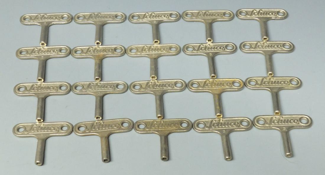 LOT OF 20 ORIGINAL #3 SCHUCO WIND UP TOY KEYS (1 of 2)