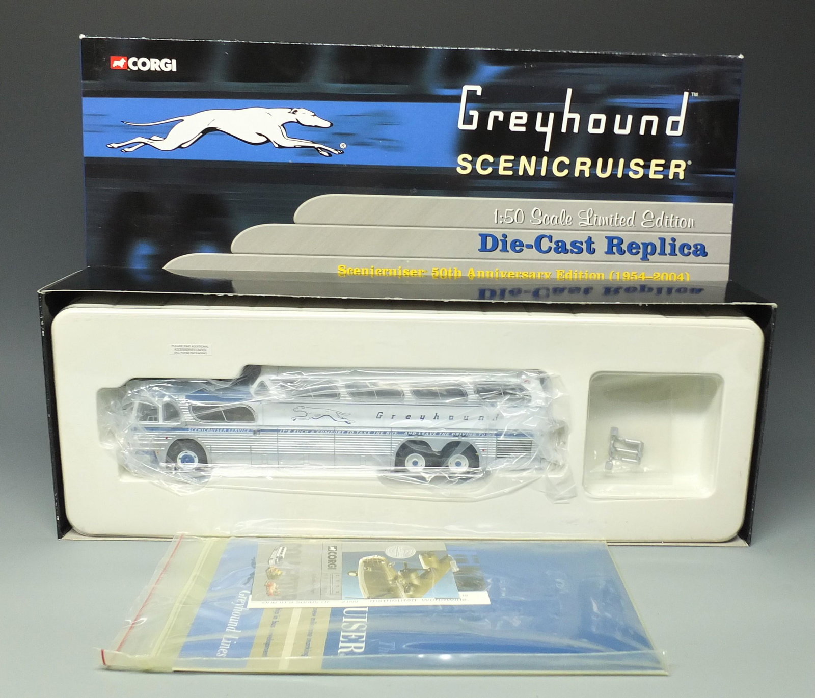 CORGI US54407 50th ANNIVERSARY SCENICRUISER: Corgi Vintage Bus Lines #US 54407 50th Anniversary (1964-2004) GM 4501 Greyhound Scenicruiser 1/50 Scale Diecast Bus - Destination New York w/ COA & Booklet, New in Original Box. 9.75" L