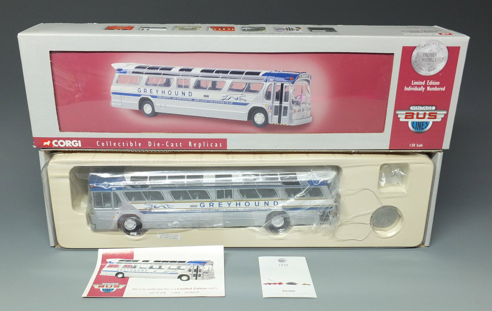 CORGI 54307 FISHBOWL NY WORLDS FAIR BUS & BOX: Corgi Vintage Bus Lines #54307 GM Fishbowl New York World Fair Greyhound 1/50 Scale Diecast Bus w/ COA, New In Original Box. 9.5" L