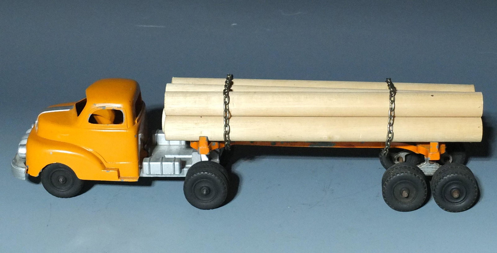 VINTAGE HUBLEY TRUCK & LOG TIMBER TRAILER (1 of 4)
