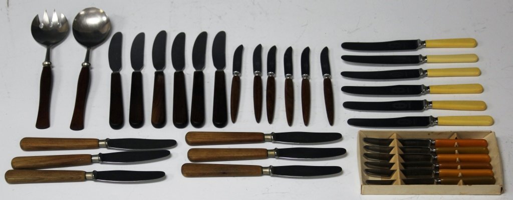 MID-CENTURY FLATWARE, 32 PCS. (1 of 4)