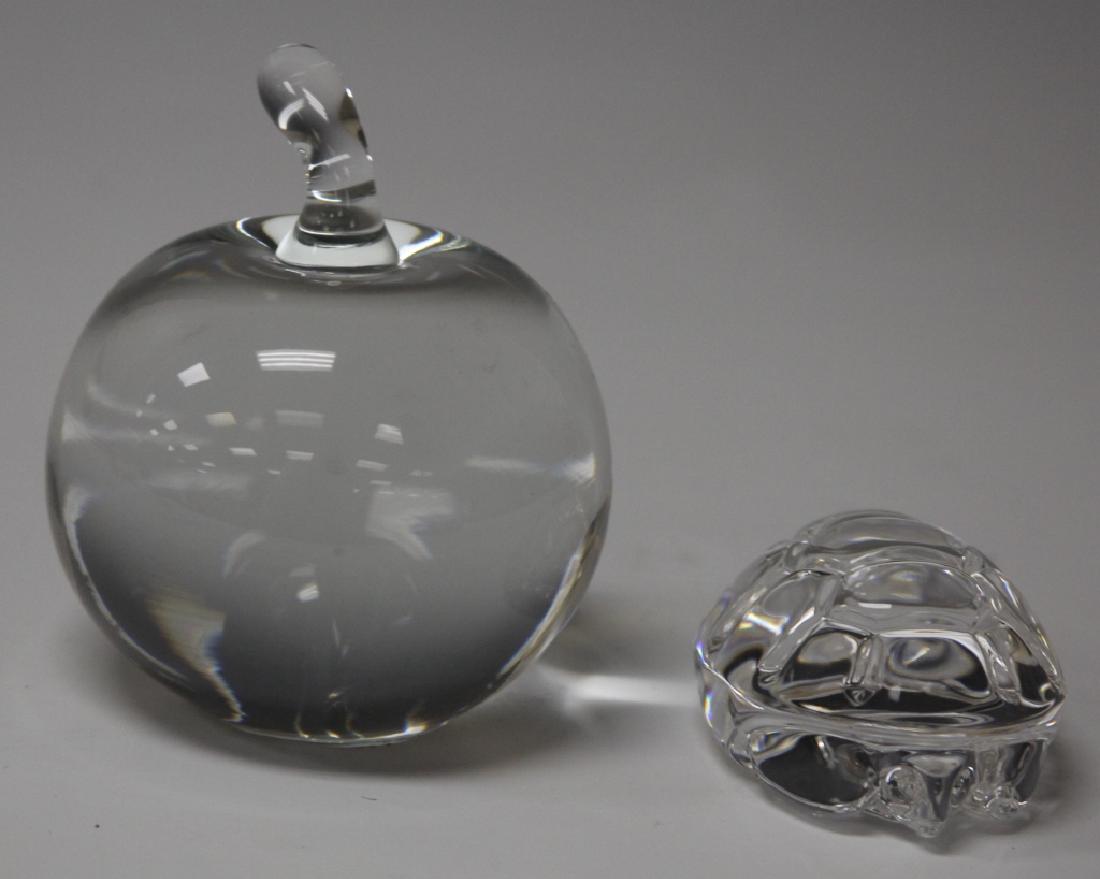 LOT OF (2) CRYSTAL GLASS: APPLE & STEUBEN TURTLE (1 of 1)