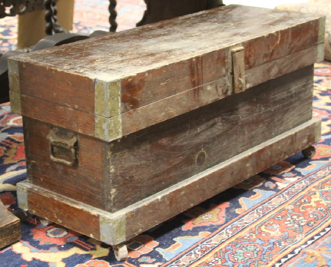 VINTAGE TOOL CHEST (1 of 2)