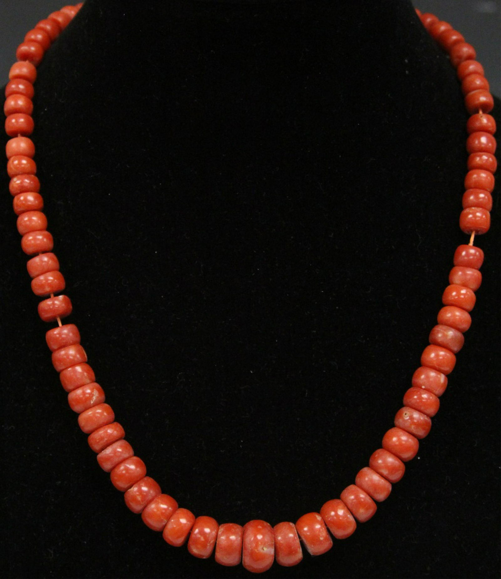 CORAL BEADED NECKLACE W/ 18KT YELLOW GOLD CLASP (1 of 3)