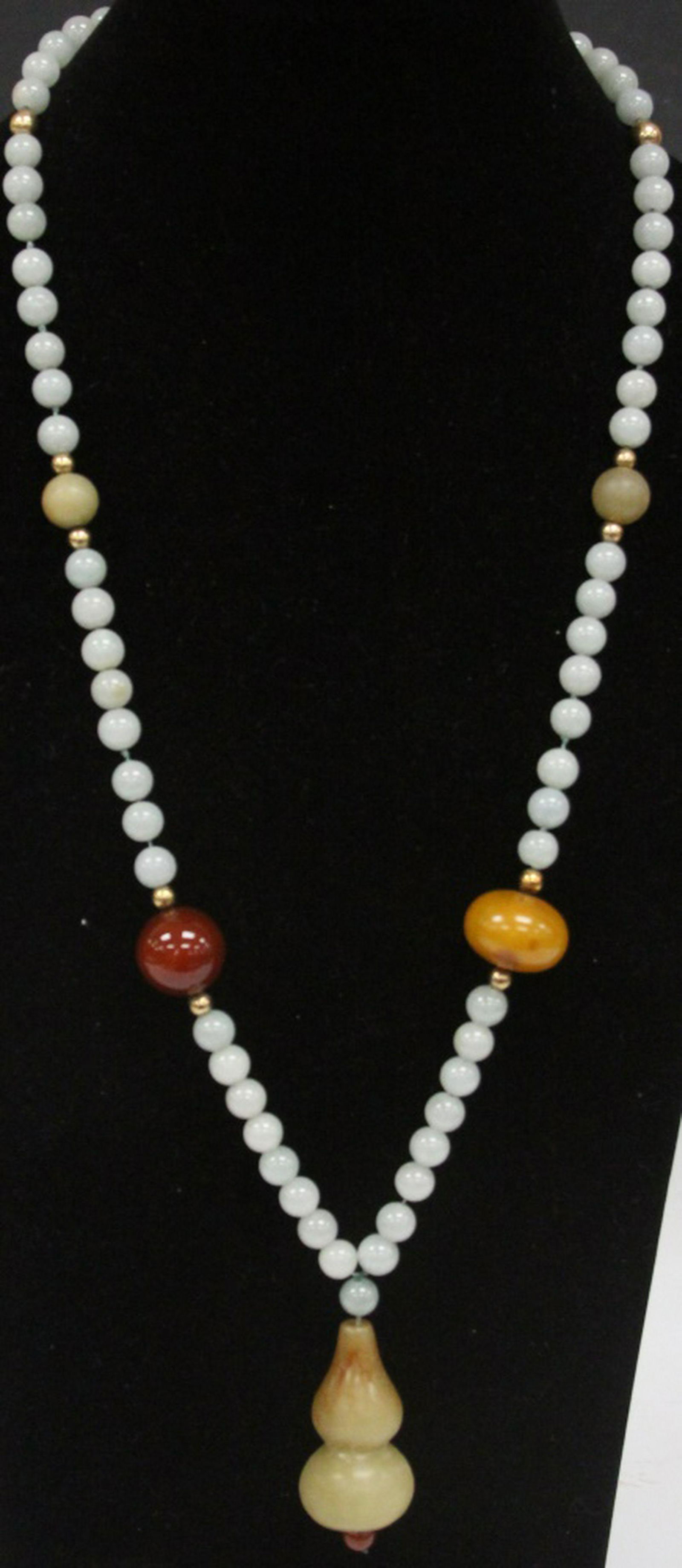 CHINESE JADE BEADED NECKLACE, 153 GRAMS (1 of 4)