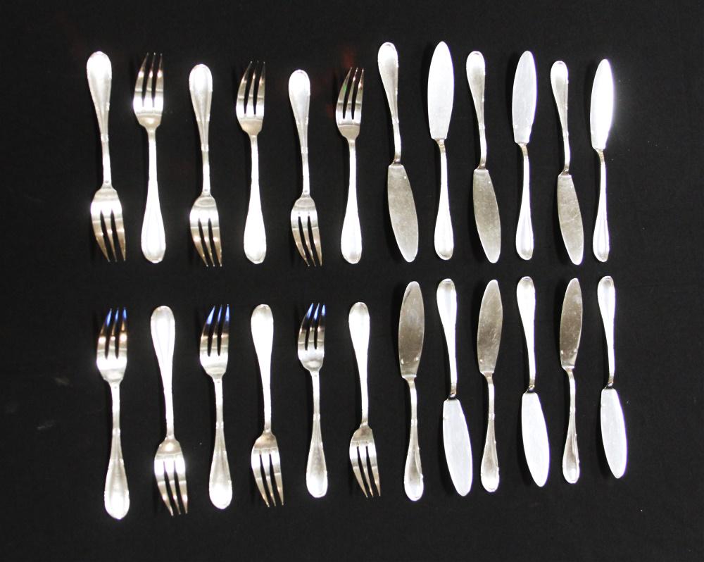 SET (24) PCS. OF EUROPEAN SILVER FISH SERVICE (1 of 3)