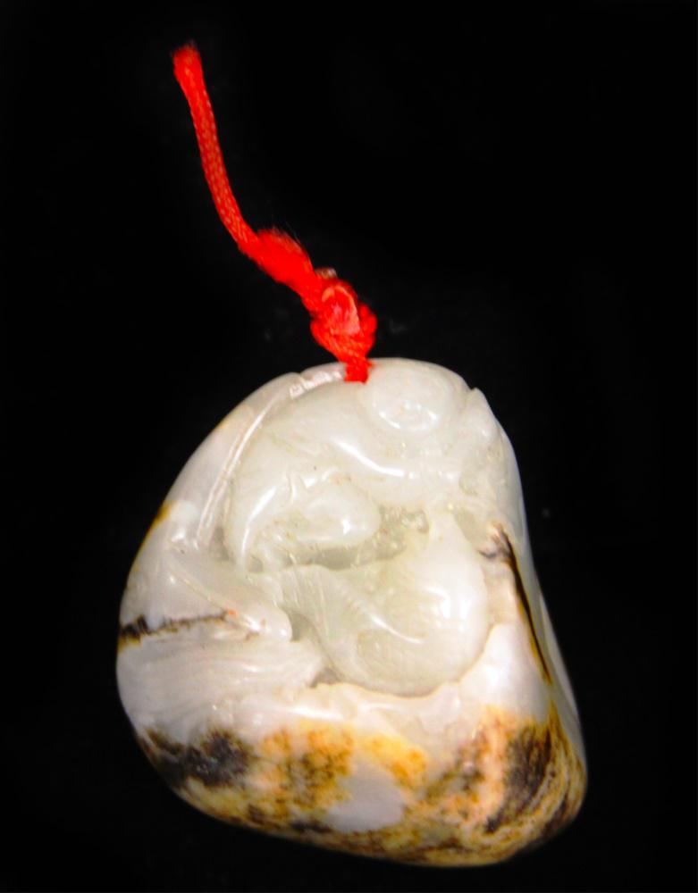 CHINESE CARVED JADE TOGGLE (1 of 2)