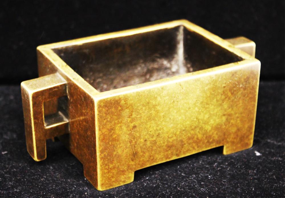 QING DYNASTY BRONZE CENSER W/ MARK (1 of 3)