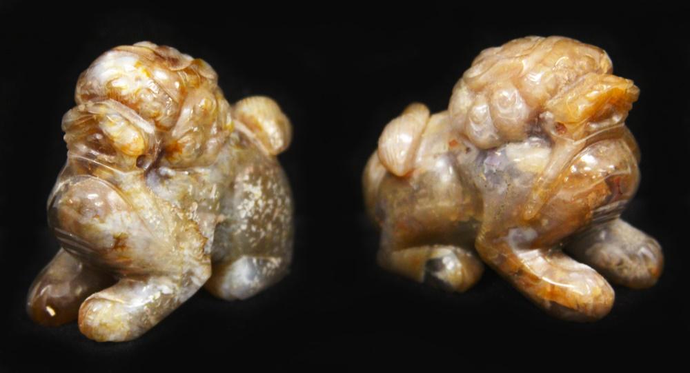 PAIR OF CHINESE CARVED AGATE FOO LIONS (1 of 1)