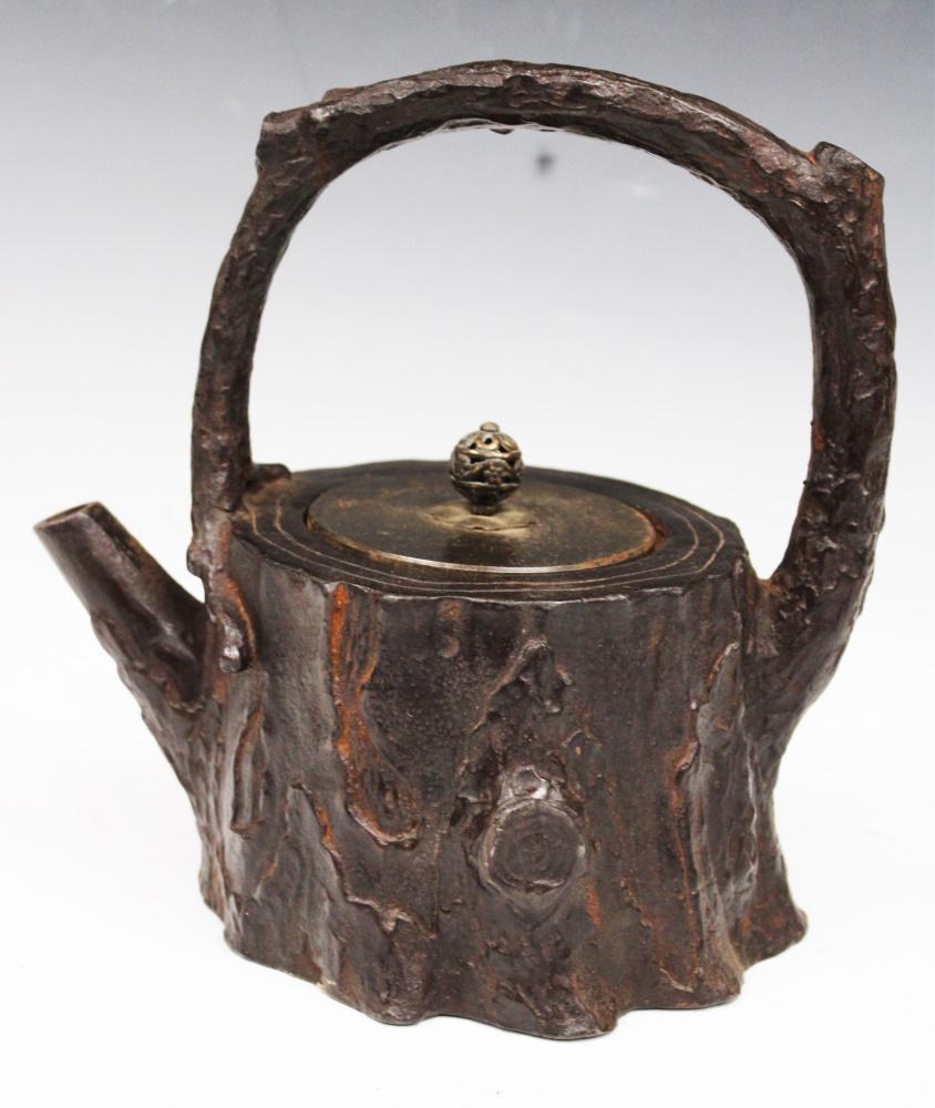 CHINESE CAST METAL TEAPOT (1 of 4)