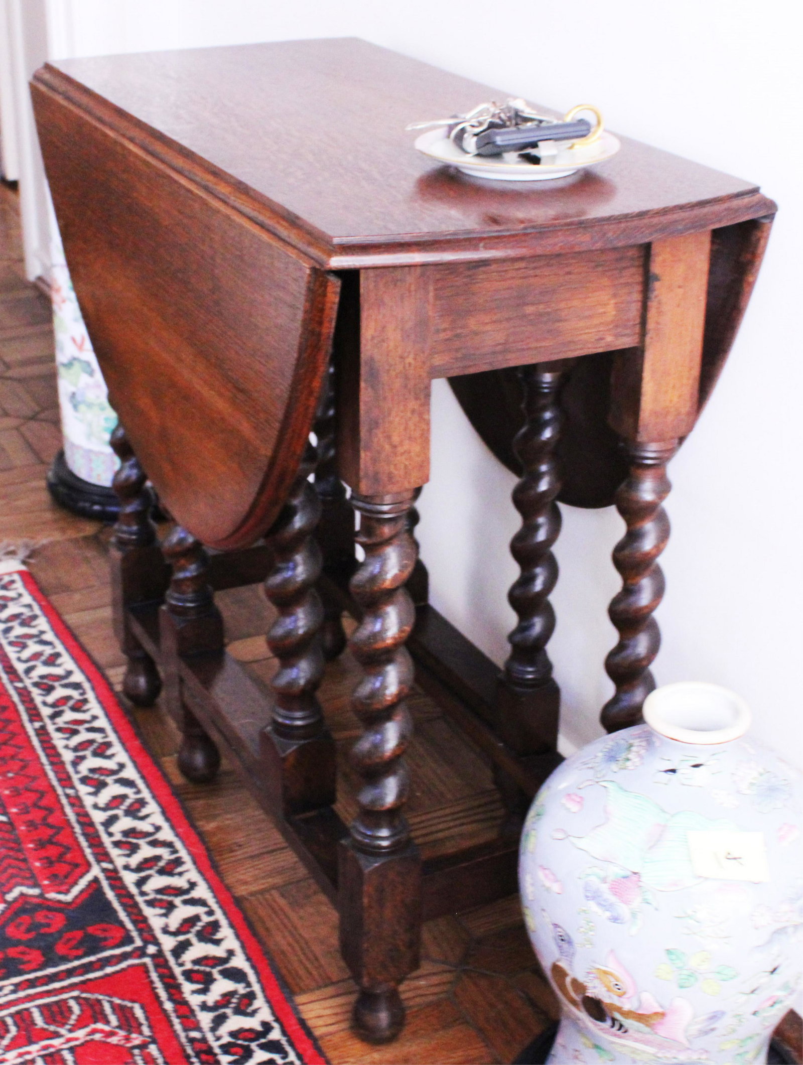 VINTAGE OAK TWIST LEG TABLE, 1900'S (1 of 1)