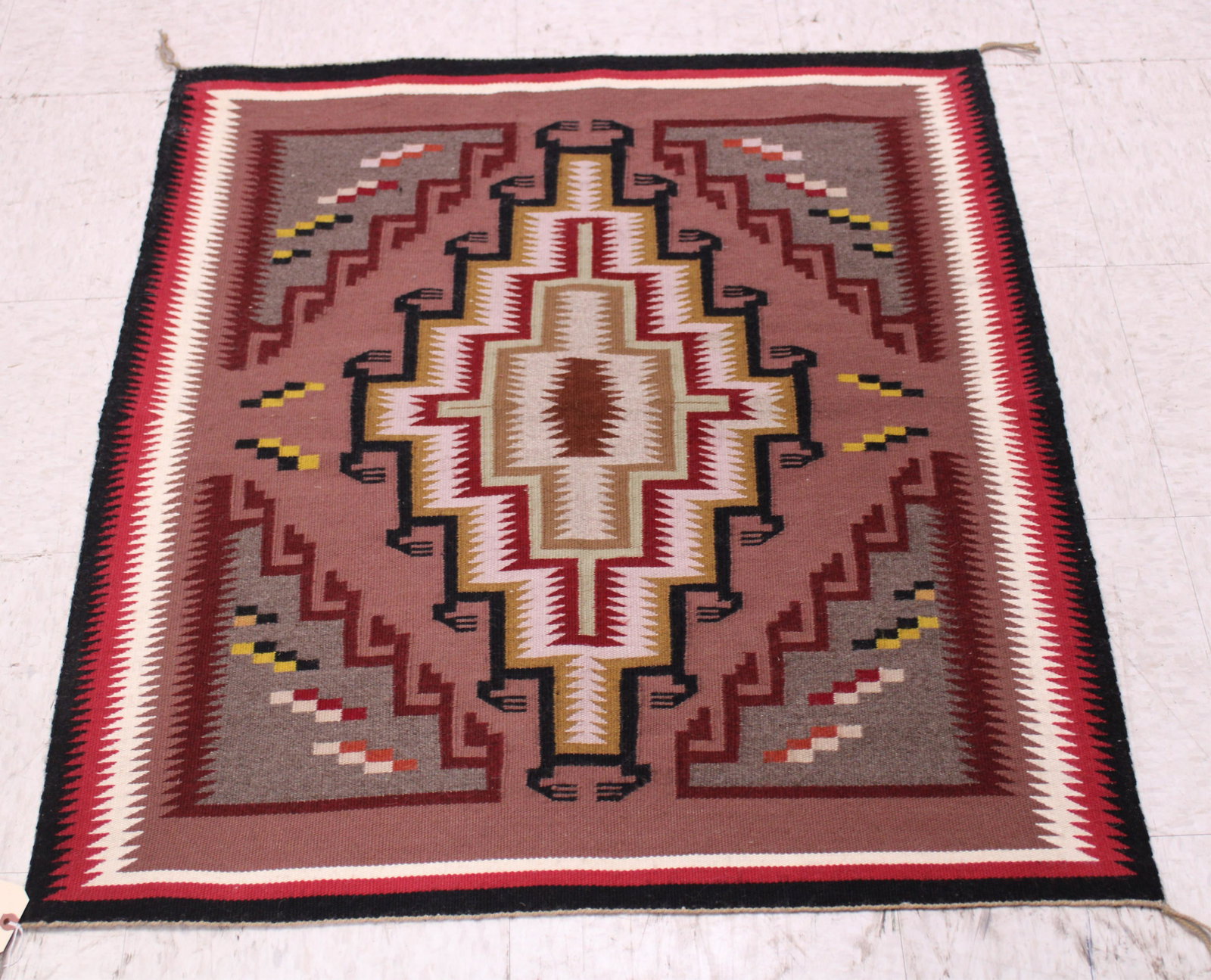 NATIVE AMERICAN NAVAJO  BLANKET (1 of 3)