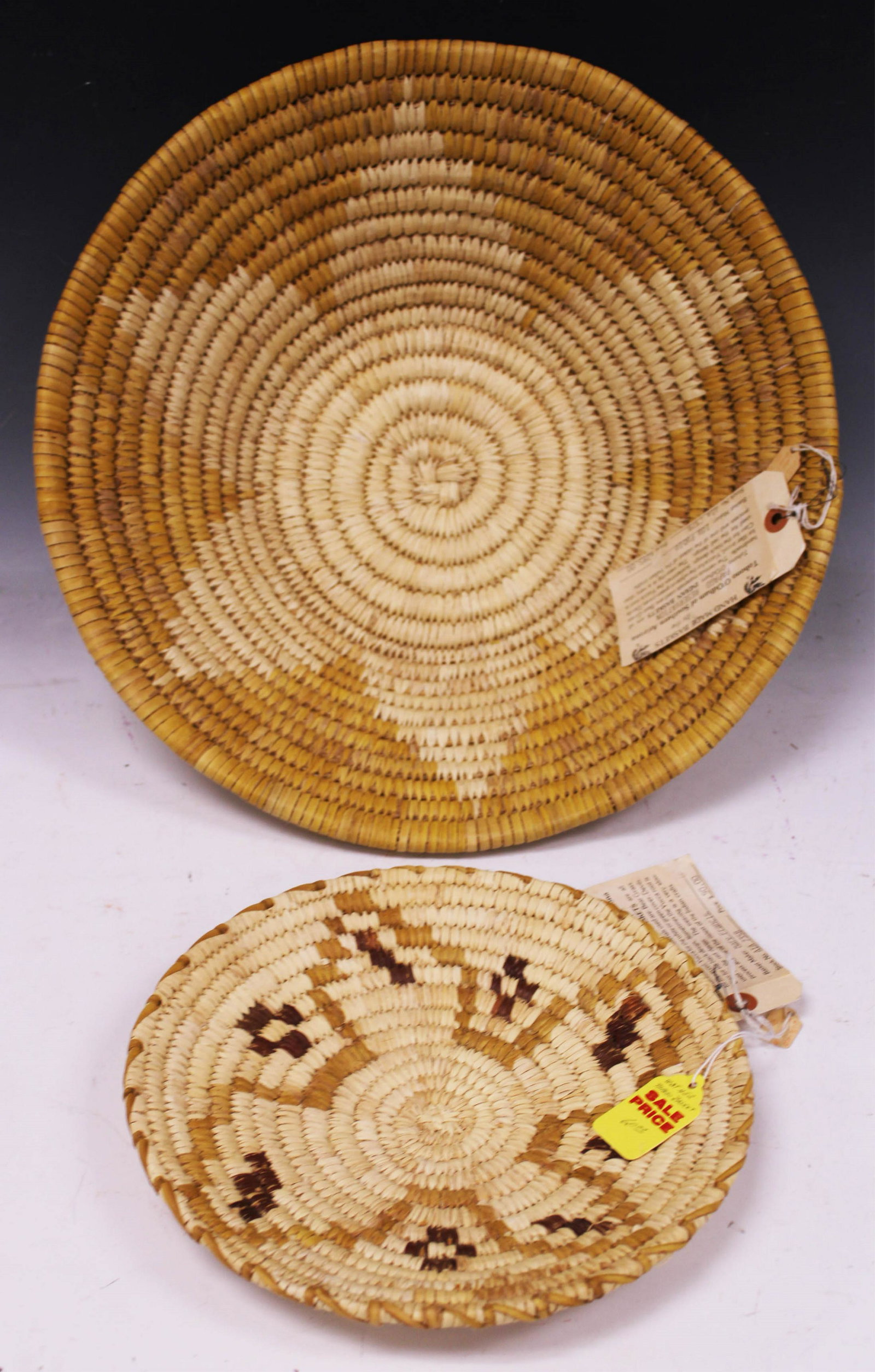 NATIVE AMERICAN WOVEN BASKETS, LOT OF (2) (1 of 4)