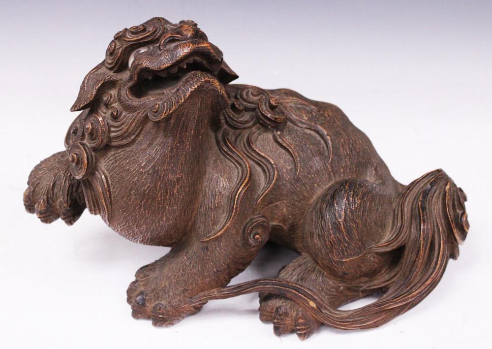 CHINESE VINTAGE CARVED FOO DOG (1 of 8)
