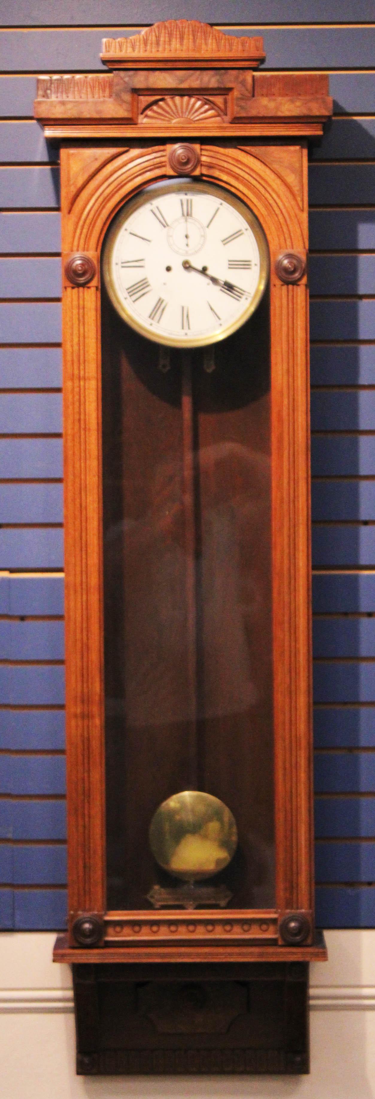 WATERBURY WALNUT SINGLE WEIGHT GALLERY CLOCK (1 of 3)