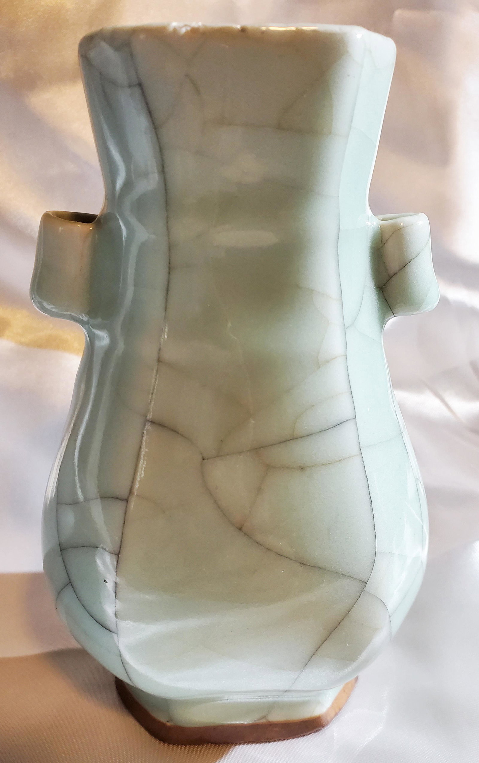 CHINESE VINTAGE CELADON VASE: â€¦.