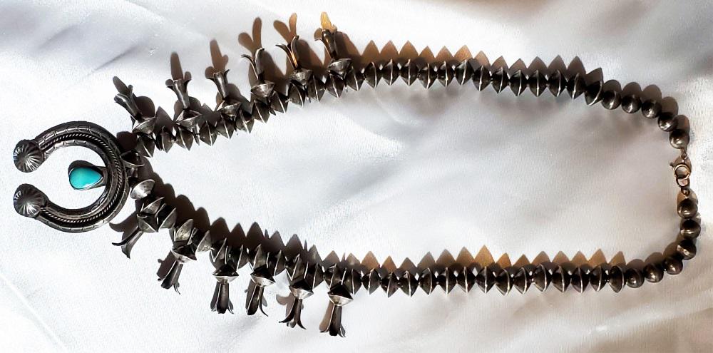 NATIVE AMERICAN VINTAGE SILVER SQUASH BLOSSON: Weight- 93.8 grams