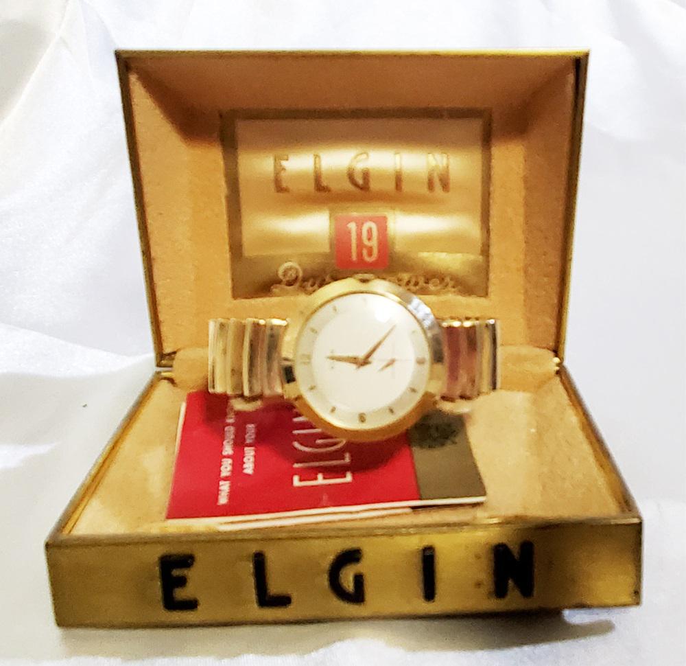 ELGIN VINTAGE MAN'S WRISTWATCH W/ CASE: Shipping U.S. $20 plus insurance