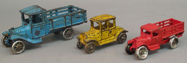 LOT OF (3) ARCADE CAST IRON CARS- lengths 3"-6" : LOT OF (3) ARCADE CAST IRON CARS- lengths 3"-6" note: (2 of 3) are Arcade