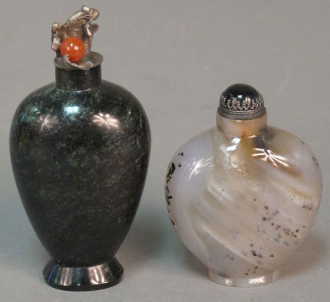 LOT OF (2) SNUFF BOTTLES INCLUDING OBSIDIAN height: - LOT OF (2) SNUFF BOTTLES INCLUDING OBSIDIAN heights: 3 1/4" and 2 7/16"