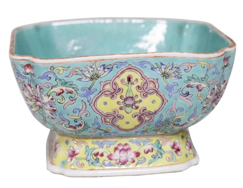 CHINESE FAMILLE VERTE BOWL W/ DAOGUANG MARK: Stem foot style bowl w/ red stamp markPossibly of the period Height- 3" Width- 4 7/8" Buyer is responsible for pick up or arrange of shipment of this lot with 3rd party shipper. All lots must be picke