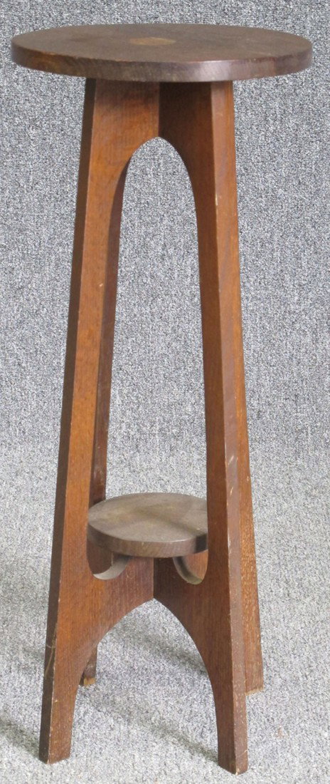 ARTS AND CRAFTS OAK PLANT STAND, after Limberts he: ARTS AND CRAFTS OAK PLANT STAND, after Limberts height: 30" estimate 200-300