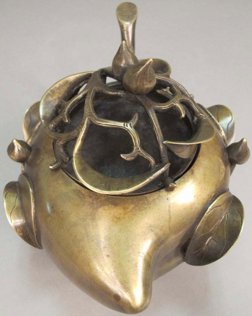 CHINESE BRONZE INCENSE BURNER length: 9" estimate : CHINESE BRONZE INCENSE BURNER length: 9" estimate 300-500