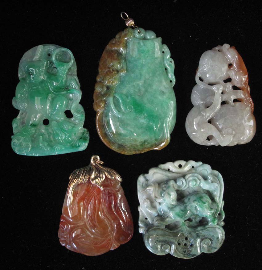 LOT OF (5) CARVED CHINESE PENDANTS height: 1 5/8"-: LOT OF (5) CARVED CHINESE PENDANTS height: 1 5/8"- 2 1/8" estimate 300-500