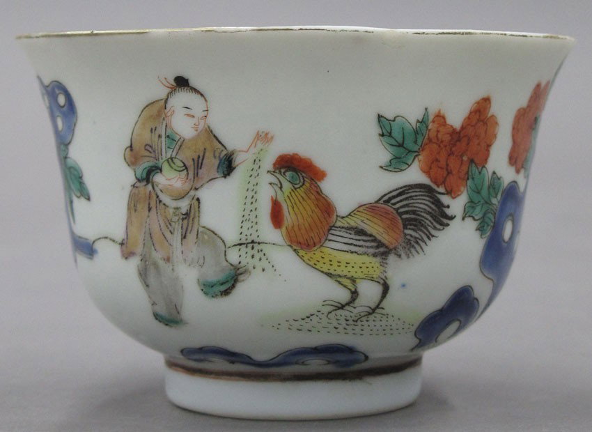 CHINESE PORCELAIN CUP with painted chicken deco: CHINESE PORCELAIN CUP with painted chicken decoration and ching long mark height- 2 3/8"