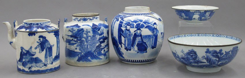 1 LOT OF (5) BLUE AND WHITE PORCELAIN PIECES circ: LOT OF (5) BLUE AND WHITE PORCELAIN PIECES circa 19th century note- all have condition issues various sizes