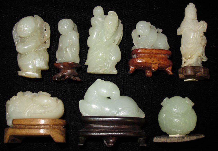 LOT OF (8) WHITE JADE CARVINGS heights- 1" - 2": LOT OF (8) WHITE JADE CARVINGS heights- 1" - 2"