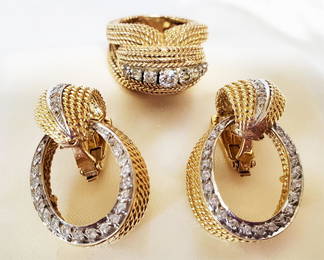 LADYS 18KT DIAMOND RING AND EARRING SET