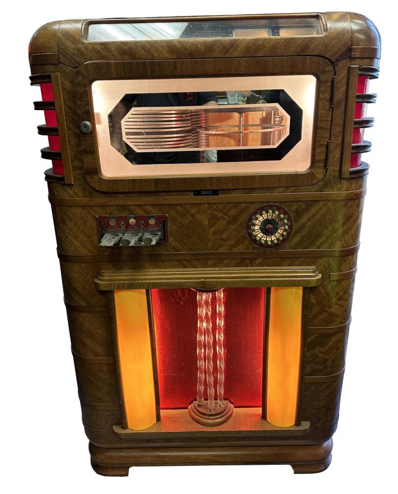 VINTAGE JUKE BOX MODEL 616, CA. 1940'S: Serial #A26542A Inv. #95741