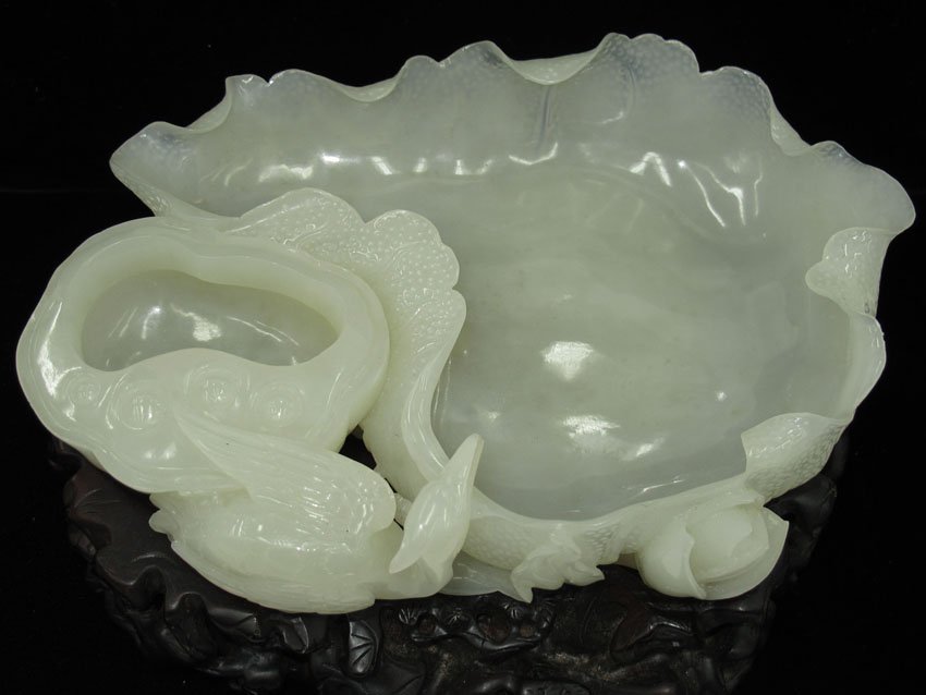 CHINESE CARVED JADE BRUSH WASHER length- 8 1/4" : CHINESE CARVED JADE BRUSH WASHER length- 8 1/4" width- 6"