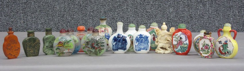 LOT OF (19) SNUFF BOTTLES: LOT OF (19) SNUFF BOTTLES