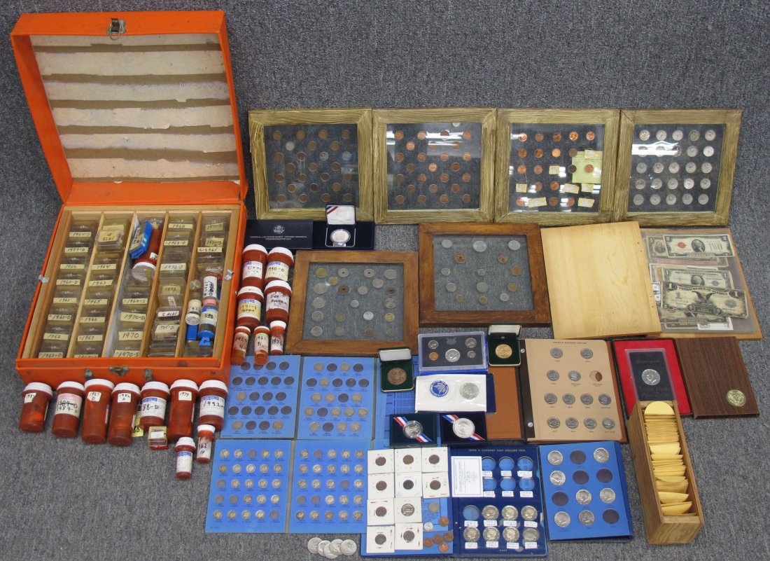 LARGE ASSORTMENT OF COLLECTOR COINS: LARGE ASSORTMENT OF COLLECTOR COINS