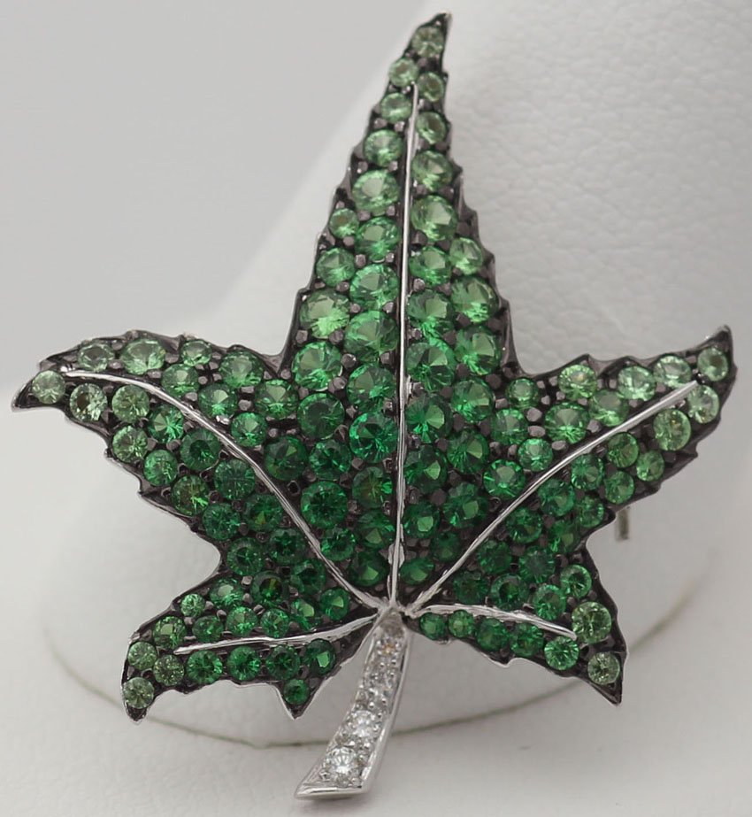 LADIES LEAF PIN, set in 14KT: LADIES LEAF PIN, set in 14KT